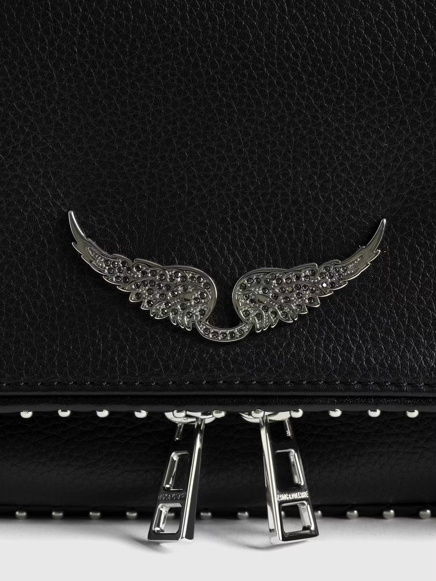 ROCK GRAINED LEATHER   STUDS