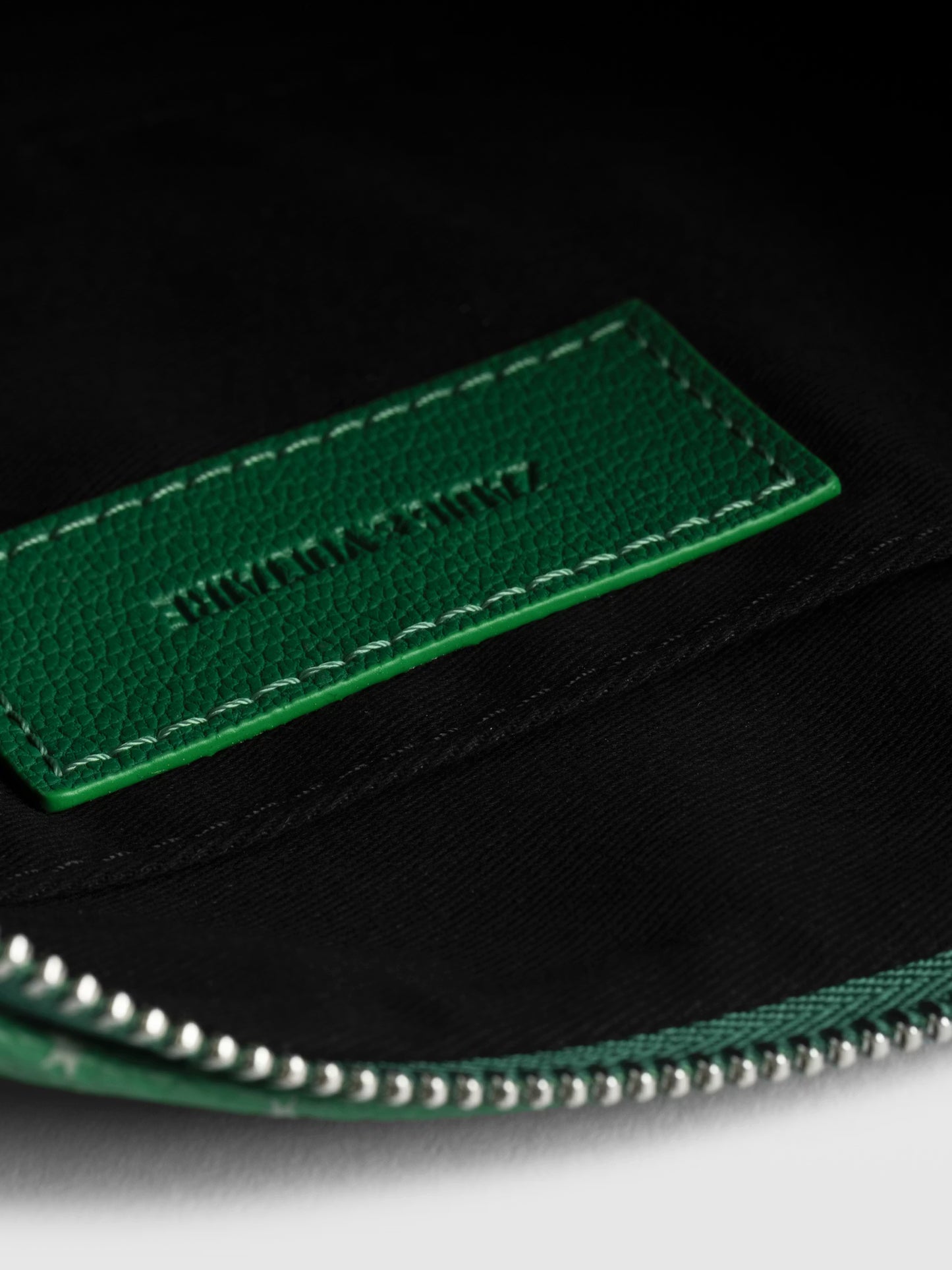 Z POUCH MONOGRAM TAG