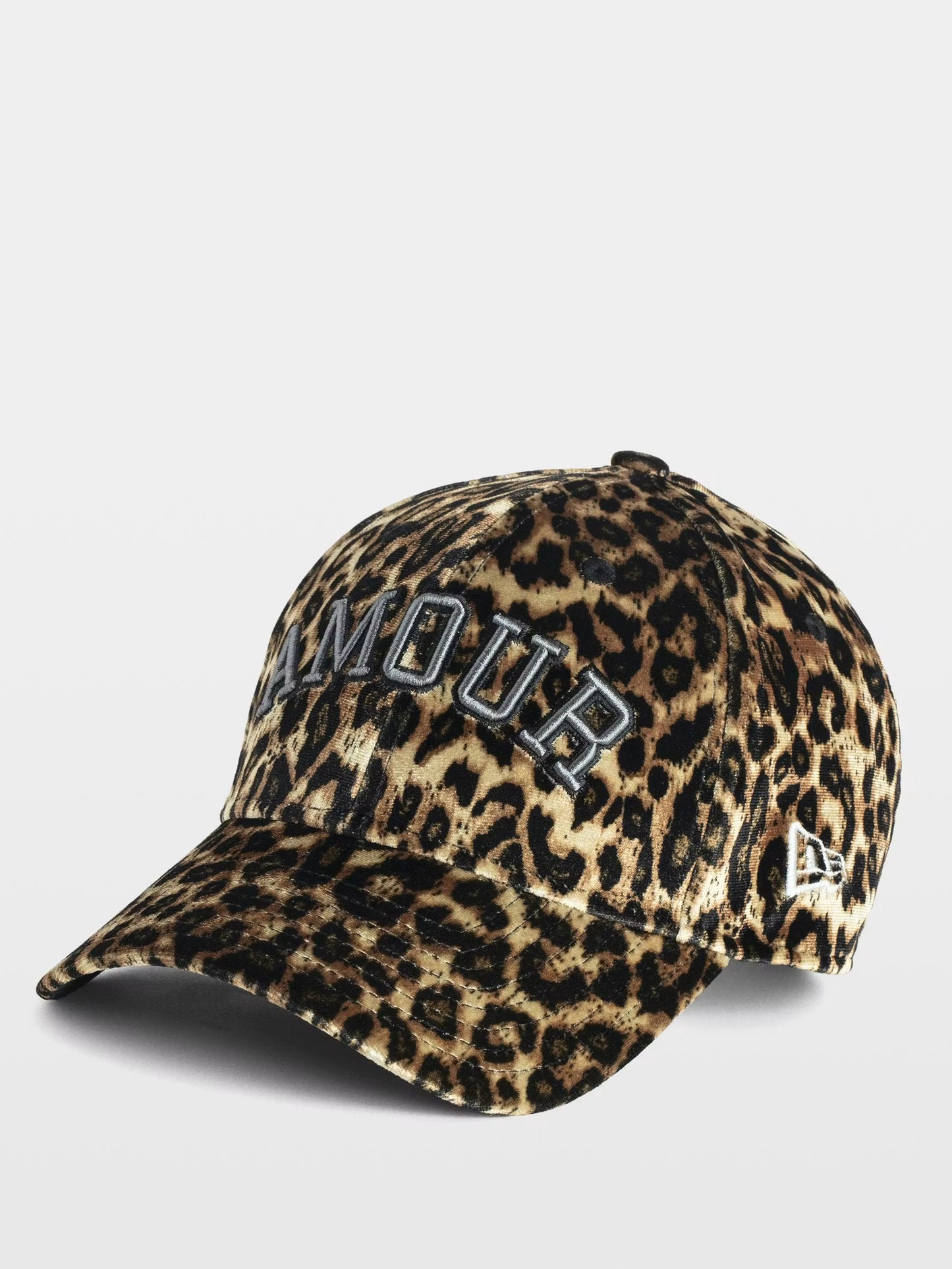 NEW ERAxZV - LEO AMOUR CAP