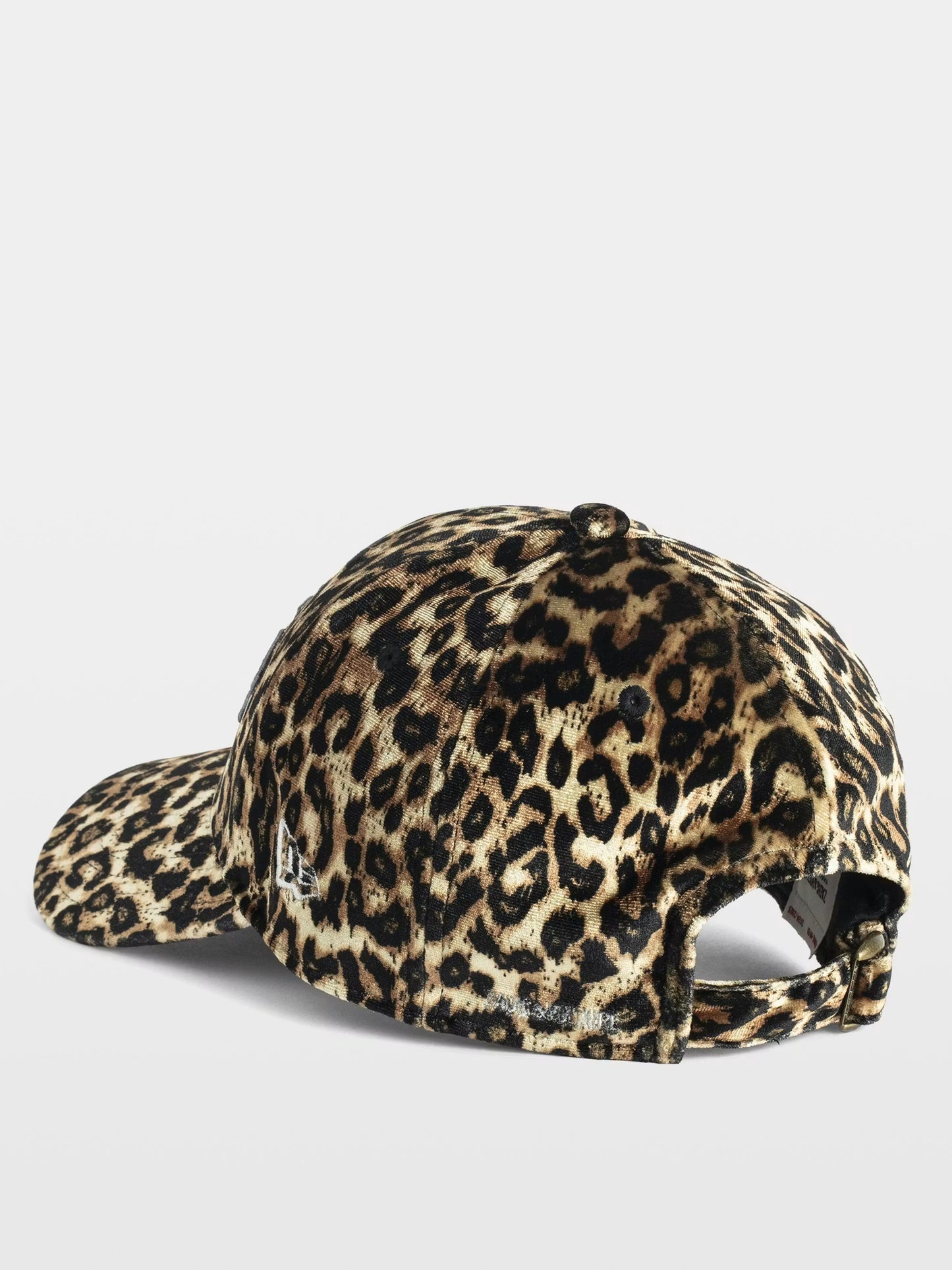 NEW ERAxZV - LEO AMOUR CAP