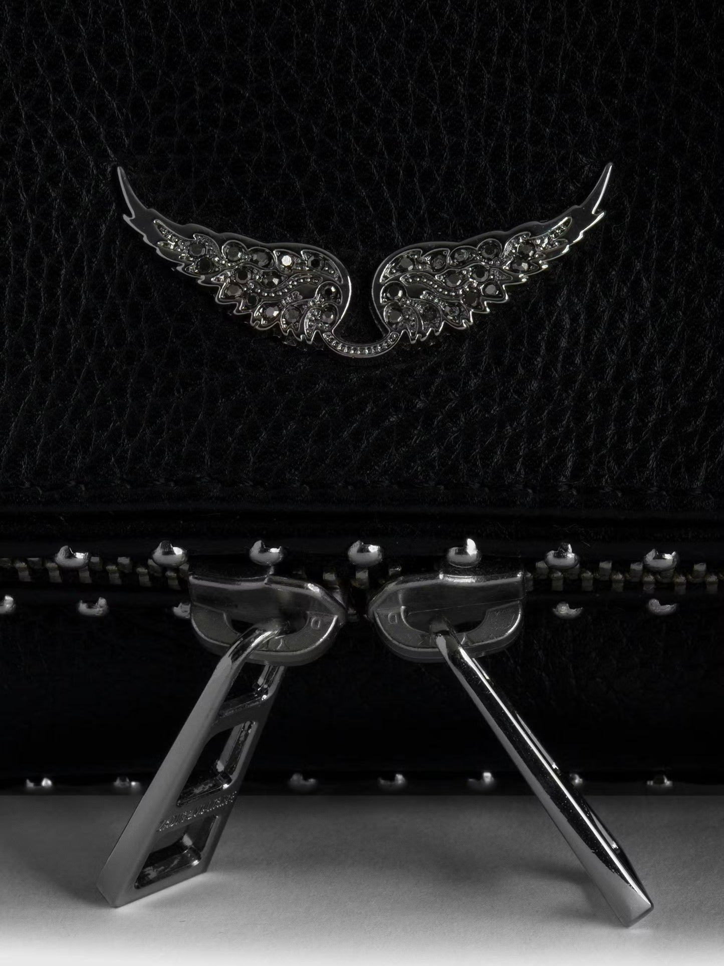 ROCK NANO GRAINED LEATH STUDS
